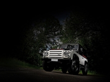 Land Rover Defender โดย Aznom 2010 07
